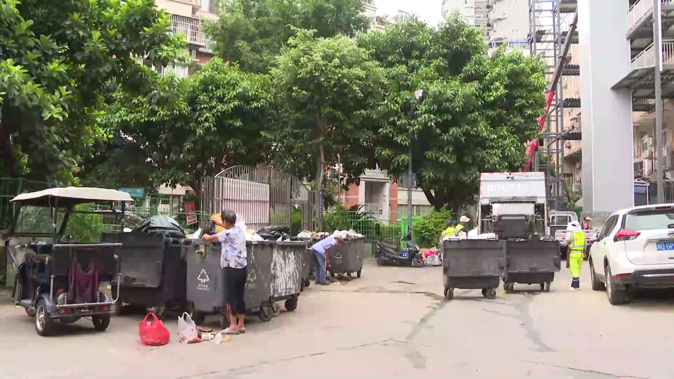 民声 家门口垃圾桶扎堆[00_01_56][20250805-182204].png
